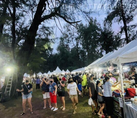 Phuket held the “Roi Rim Lay” food festival yesterday on Nai Yang beach with many foreign tourists attending