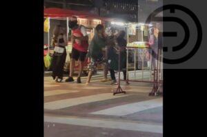 Video clip of two people fighting on Bangla Road in Patong goes viral on social media