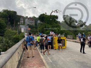 Five foreign tourists escape serious injuries after Tuk Tuk taxi overturns in Patong