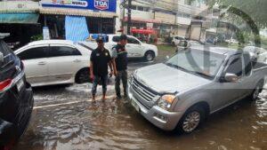 Phuket’s Mueng district flooded due to constant heavy rain last night