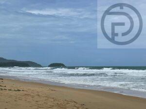 Strong wind, waves, and heavy rain continues for Phuket and Andaman provinces