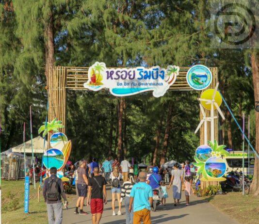 Many people join in the ‘Roi Rim Bueng’ food festival at Rawai lagoon – PHOTO TOUR