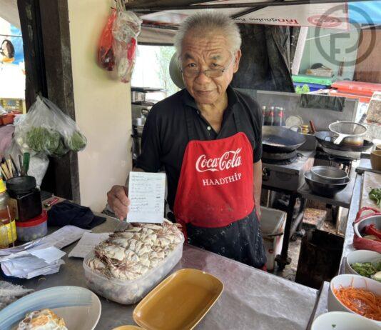 Tourists complain over food prices at local Phuket famous ancient restaurant