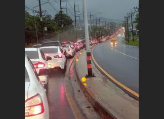 Phuket Police urging people to stay home due to flooding and landslides, avoid Patong