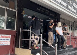 AGGIORNAMENTO: Il sospetto dice di aver accoltellato e ucciso la persona sbagliata per sbaglio vicino al centro commerciale di Phuket