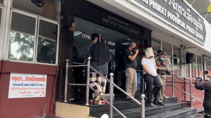 7FEEC36E-601B-4102-B073-50772F66BCCA