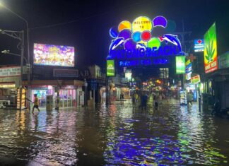 Flash floods hit Phuket last night causing heavy damage-Photo tour