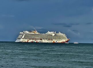 Genting Dream cruise liner arrives in Patong for the first time