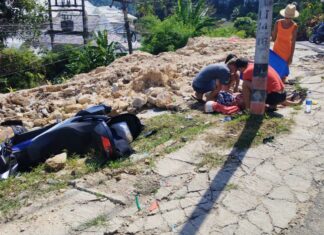 Donna russa ferita dopo aver urtato la sua moto con un'auto a Kamala