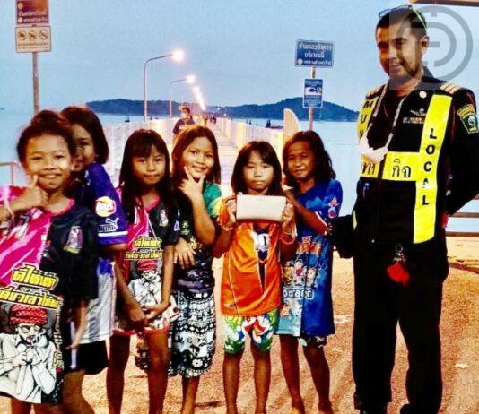 Children in Rawai Find Tourist’s Wallet and Give it to Thai Police