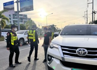 Legal Action Taken Against Four Illegal Taxi Drivers in Phuket