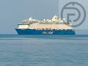 More than 2,400 European Tourists from Cruise Ship Arrive on Samui Island Before Heading to Sri Racha
