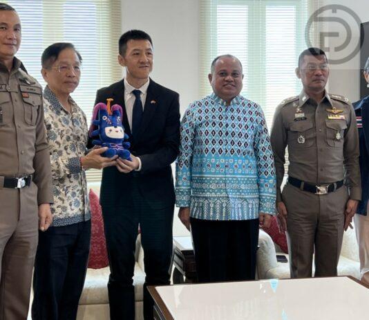 UPDATE:Â Chinese Vice Consul in Phuket to Meet with Governor Following Chinese Tourist being Attacked by Tour Company Staffer