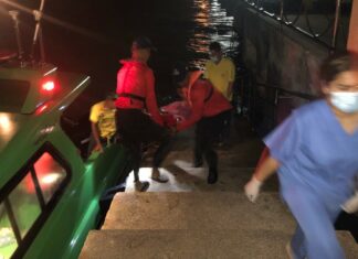 Malaysian Tourist Rescued After Slipping and Falling on Boat in Krabi