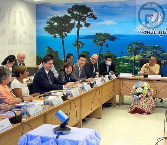 Phuket Immigration paljastaa lisätietoja keltaisten ja punaisten korttien järjestelmästä huonosti käyttäytyville ulkomaalaisille
