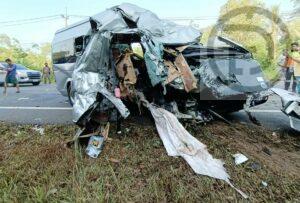 Six People Dead, Five Injured after Minivan Crash in Nakhon Si Thammarat