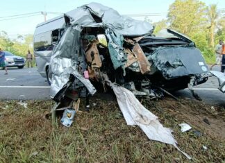 Six People Dead, Five Injured after Minivan Crash in Nakhon Si Thammarat