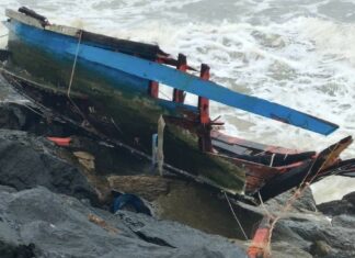 Four Bodies Found After Many Fishing Boats Capsized in Nakhon Si Thammarat
