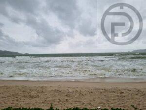 Phuket Warned About More Heavy Rains, Strong Wind, and Waves