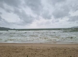 Phuket Warned About More Heavy Rains, Strong Wind, and Waves