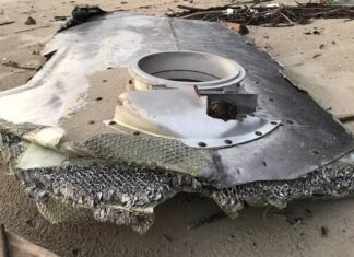 AGGIORNAMENTO: Altri detriti misteriosi si riversano sulla spiaggia di Phang Nga