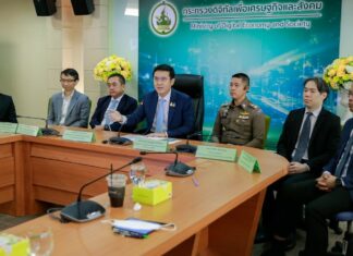 Thaimaan digitaaliministeri vaatii oikeuden määräystä Facebookin sulkemiseksi Thaimaassa väärennettyjen mainosten ja huijausten vuoksi