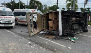 One Person Dead, Nine People Injured After Minivan Collides with Truck Near Hat Yai