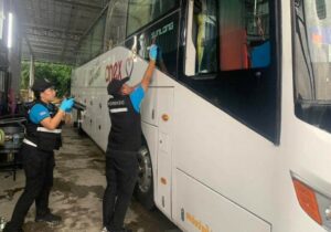 Wanted Suspect Damages Buses with Slingshot in Phuket