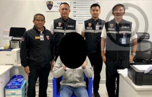 Illegal Foreign Tour Guide Arrested at Phuket Airport