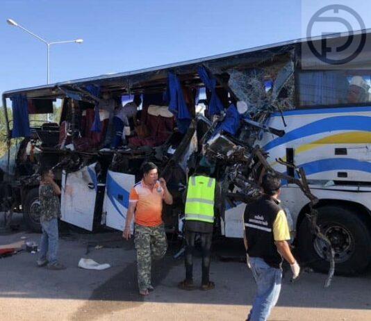 Muere un monje y 37 personas resultan heridas tras un accidente de autobús en el noreste de Tailandia