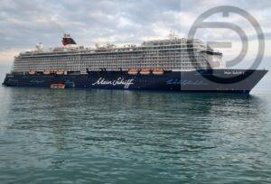 More than 4,000 Foreign Passengers on Cruise Liners Arrive on Samui Island