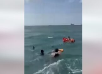 Seven Thai Tourists Rescued After Boat Capsizes in Krabi
