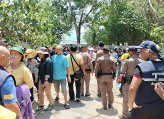 Phuket Beachin sisäänkäynti avattiin uudelleen paikallisten mielenosoitusten jälkeen