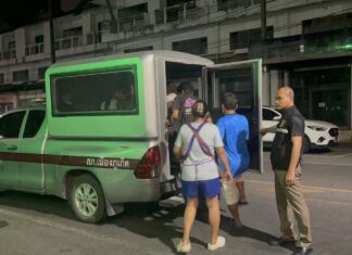 Kolmekymmentäkaksi peluria pidätettiin Phuket Townissa