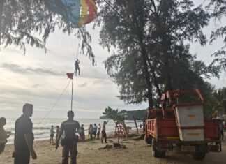 Jordanian Man Rescued After Parasailing Mishap at Kamala Beach