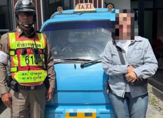 Taksinkuljettajalle määrättiin sakko sen jälkeen, kun hän antoi ulkomaalaisen ajaa Tuk Tuk -taksia Patongissa
