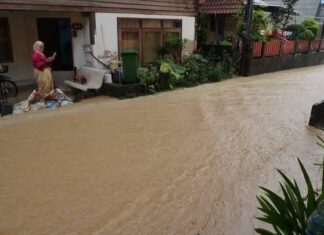 Starke Regenfälle verursachen vorübergehende Überschwemmungen in Kamala