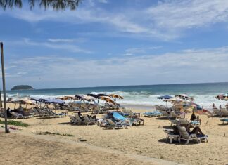 Egyptiläisen turistin vaimo hukkui Phuketin rannalla vain tunteja saapumisensa jälkeen