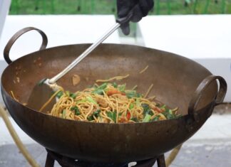 نودلز "مي هوكين" من بوكيت تحصد رقمًا قياسيًا عالميًا في موسوعة غينيس