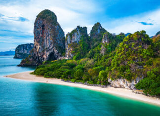 Thaimaan matkailuviranomainen mainostaa Jurassic Worldin kuvauspaikkoja Etelä-Thaimaassa