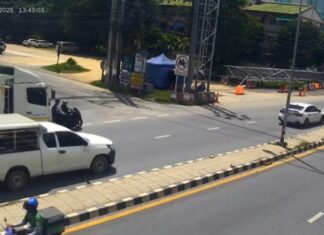 Śmiertelne zderzenie ciężarówki z motocyklem w Rawai. Jedna osoba zginęła – WIDEO