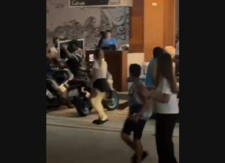 Άραβες τουρίστες φέρονται να επιτέθηκαν σε ιδιοκτήτη ενοικίασης μοτοσικλέτας στο Πουκέτ λόγω διαφωνίας για ζημιές, οι τουρίστες υποβάλλουν μήνυση για αντεπίθεση