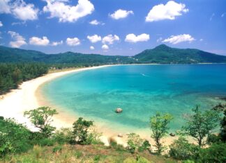 Ausländische Frau tot am Kamala Beach aufgefunden