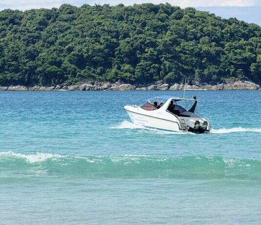 Zaginiony chiński turysta znaleziony martwy w pobliżu plaży Nai Harn