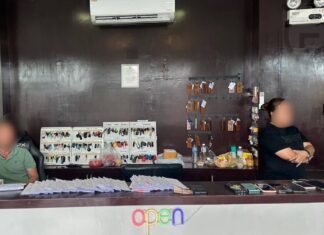 Un hombre ruso residente en Phuket presuntamente vinculado a una operación de alquiler ilegal de vehículos. Una redada importante en la isla de Pha-ngan.