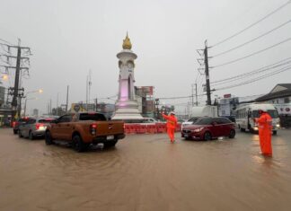 カルメギの残骸の中、タイ中部とバンコクで洪水が悪化