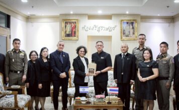 Des responsables thaïlandais abordent les tensions liées au tourisme israélien lors d'une réunion à Surat Thani