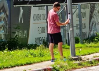 Detienen a un ruso por promover la venta de drogas ilegales mediante pegatinas con códigos QR en Phuket.