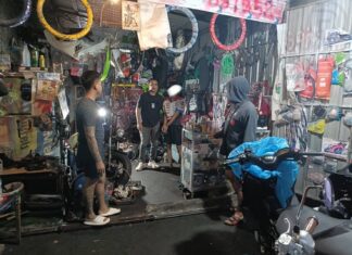 Drogenverdächtiger bei bewaffneter Razzia in Motorradwerkstatt in Kathu festgenommen