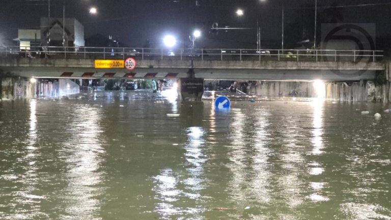 Hat Yai ogłasza czerwony alert w związku z rozległymi powodziami
